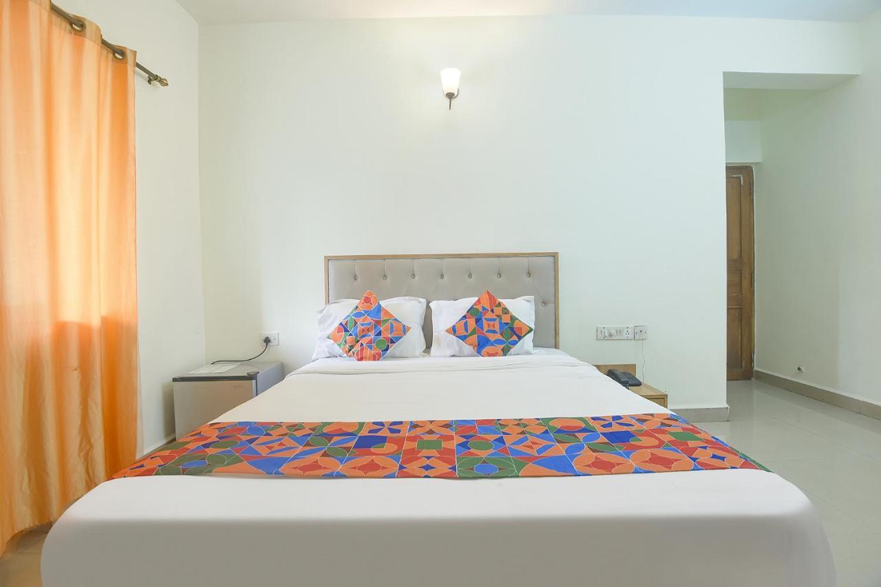 Fabexpress De Classio With Pool - Nr Candolim Beach Hotell Eksteriør bilde