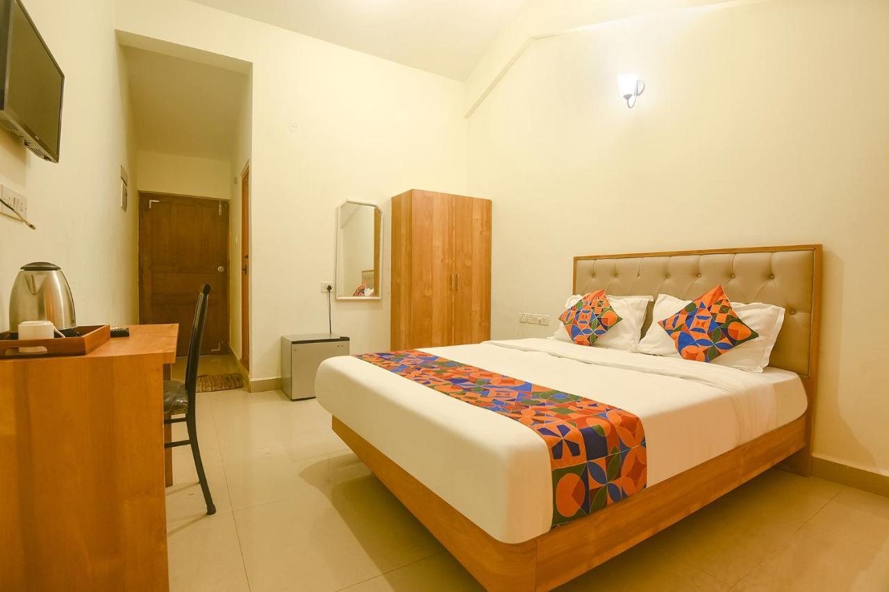 Fabexpress De Classio With Pool - Nr Candolim Beach Hotell Eksteriør bilde