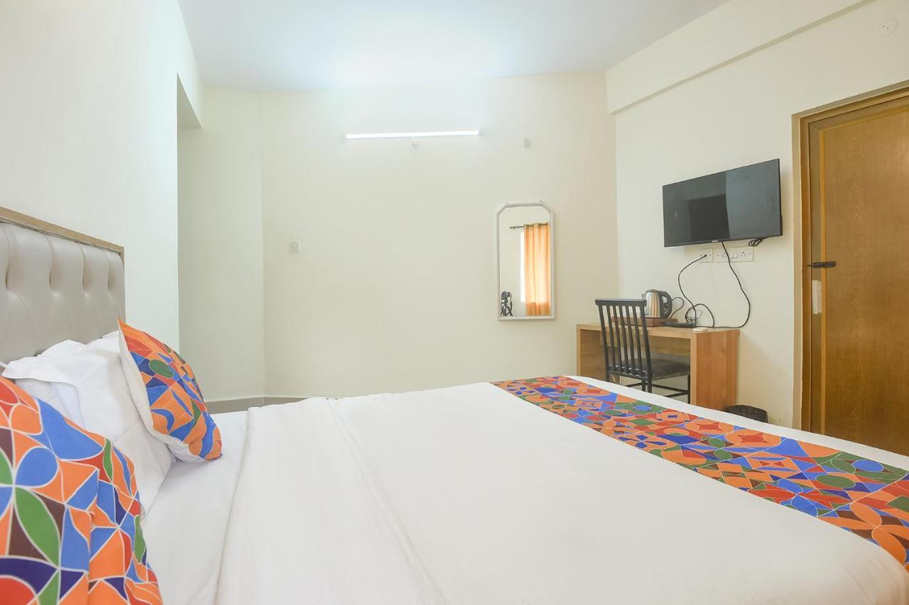 Fabexpress De Classio With Pool - Nr Candolim Beach Hotell Eksteriør bilde